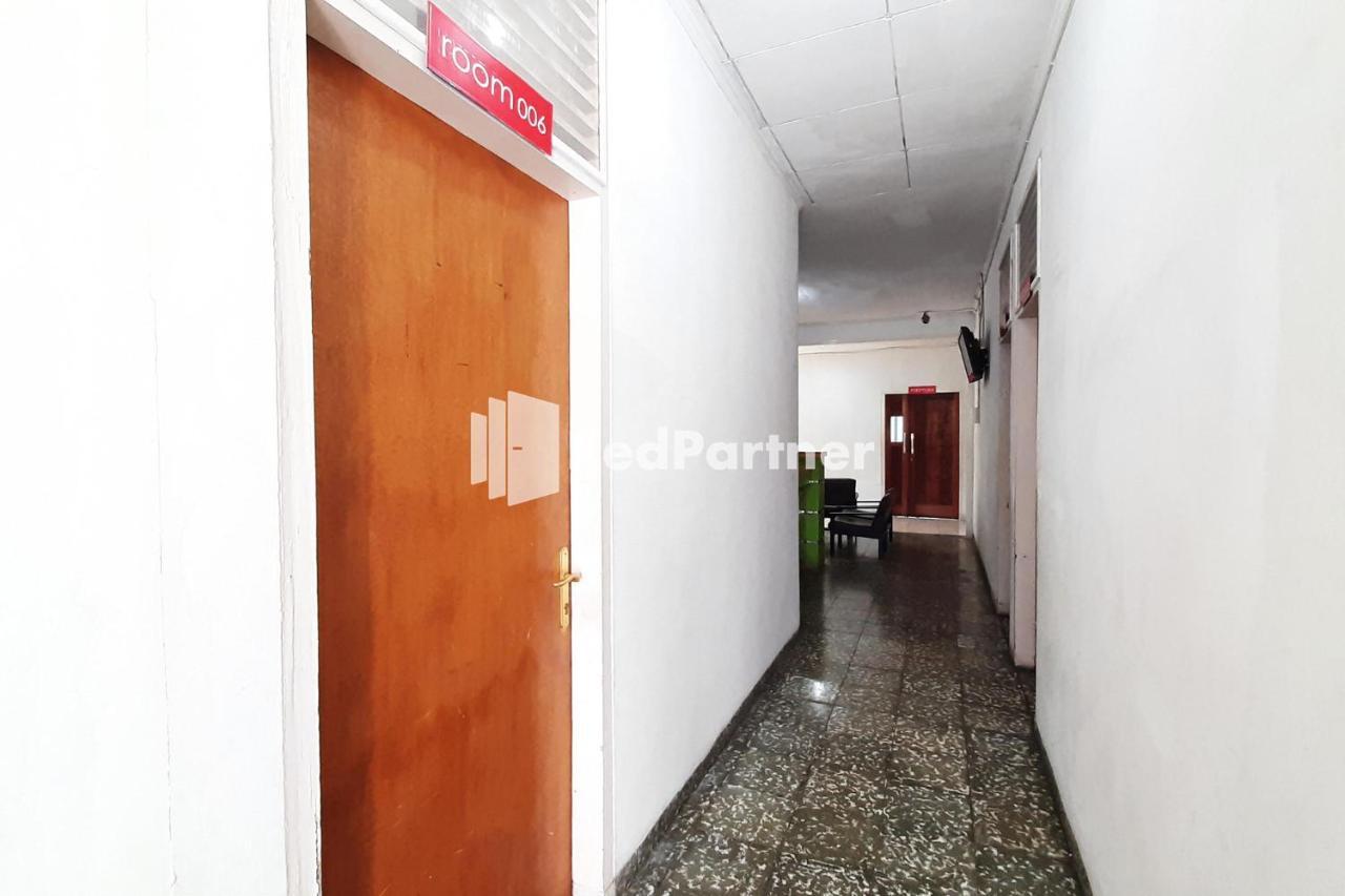 Roemah Proklamasi Syariah Mitra Reddoorz パダン エクステリア 写真