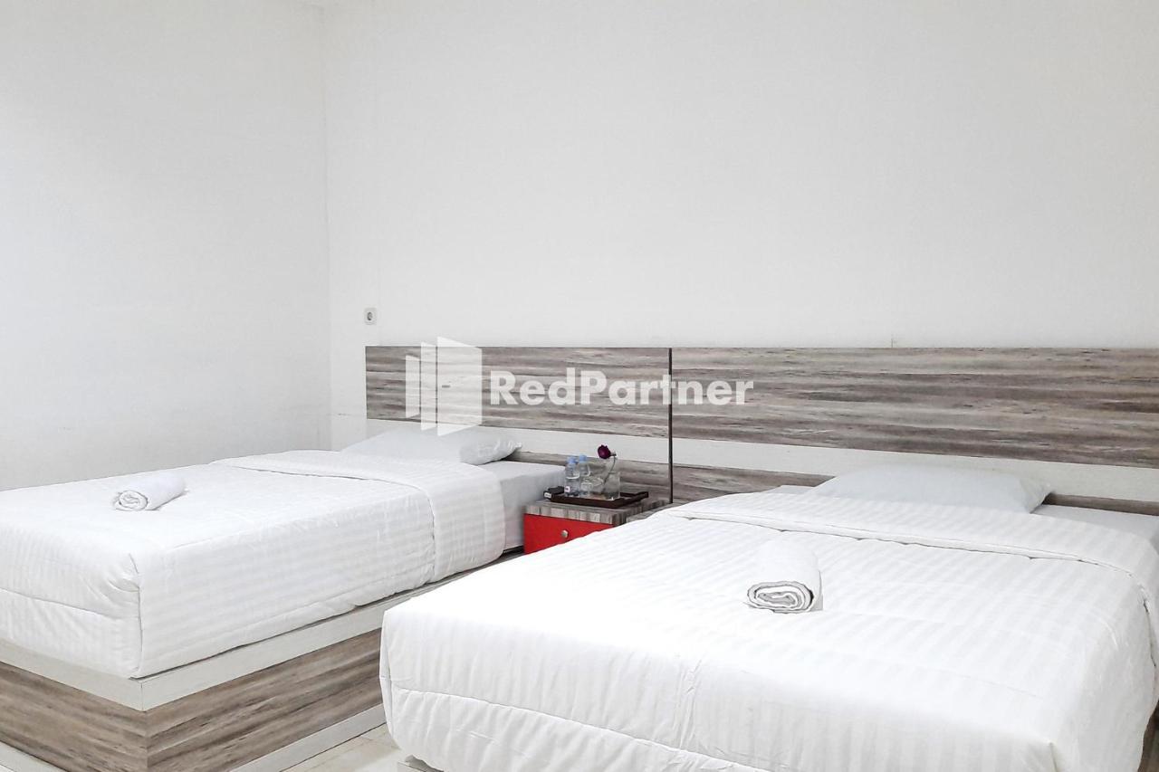 Roemah Proklamasi Syariah Mitra Reddoorz パダン エクステリア 写真