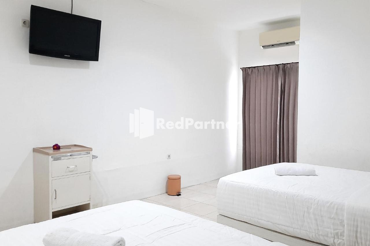 Roemah Proklamasi Syariah Mitra Reddoorz パダン エクステリア 写真